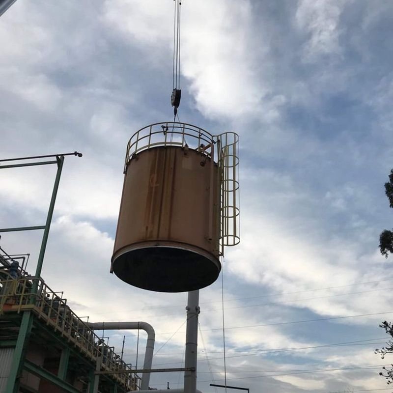 Içamento de costado de tanque